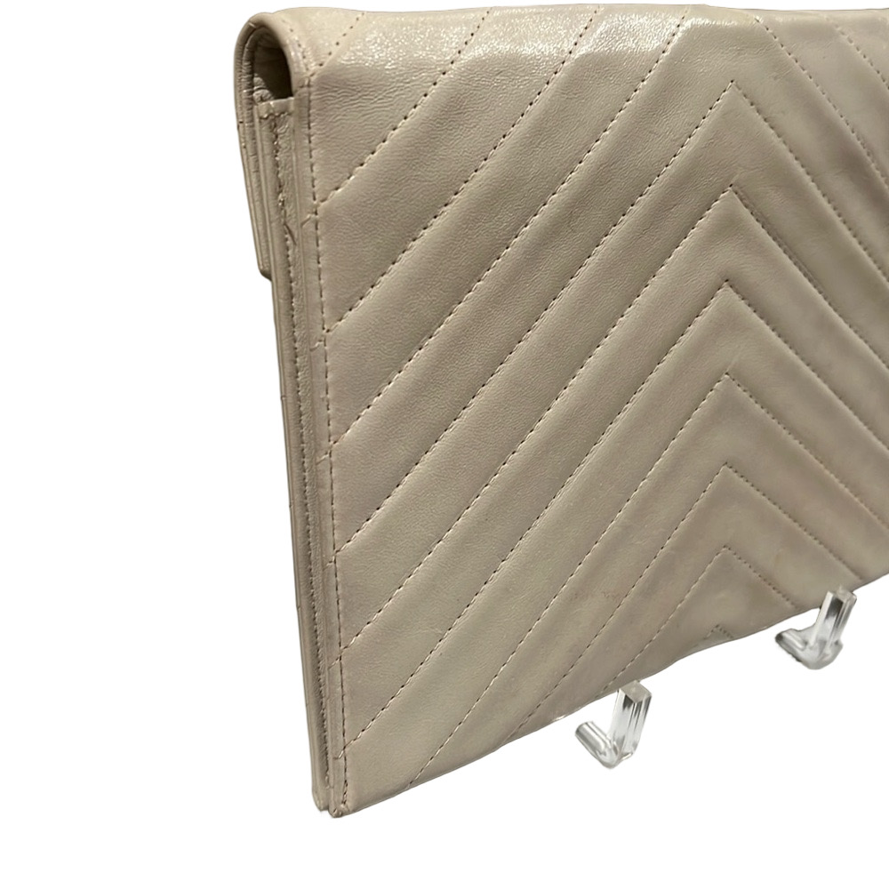 Yves Saint Laurent  YSL White Quilted Clutch EUC - Picture 8 of 15